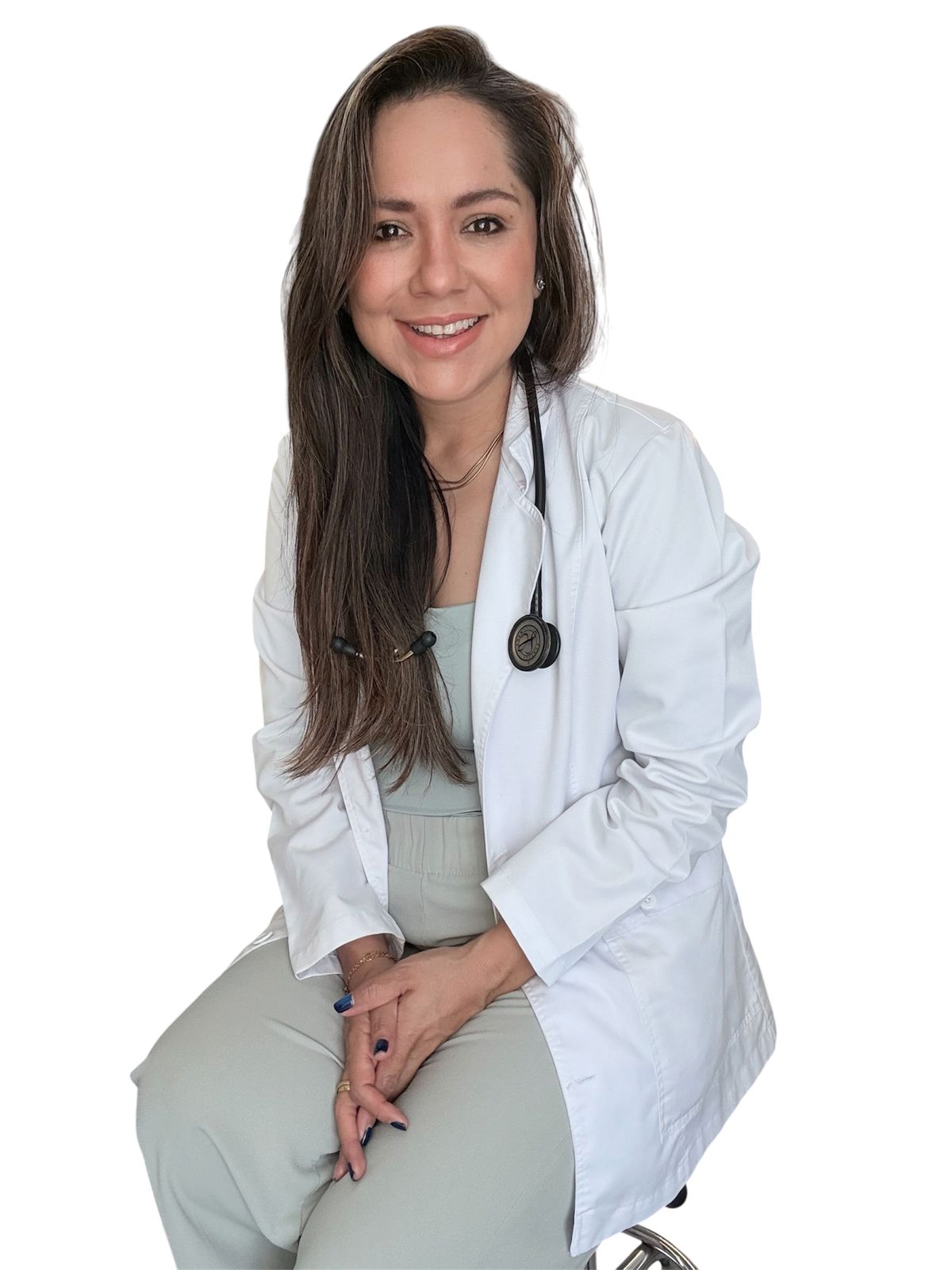 Dra. Dayanna Mena con bata blanca, retrato profesional